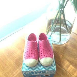 Girl’s Natives - size 11